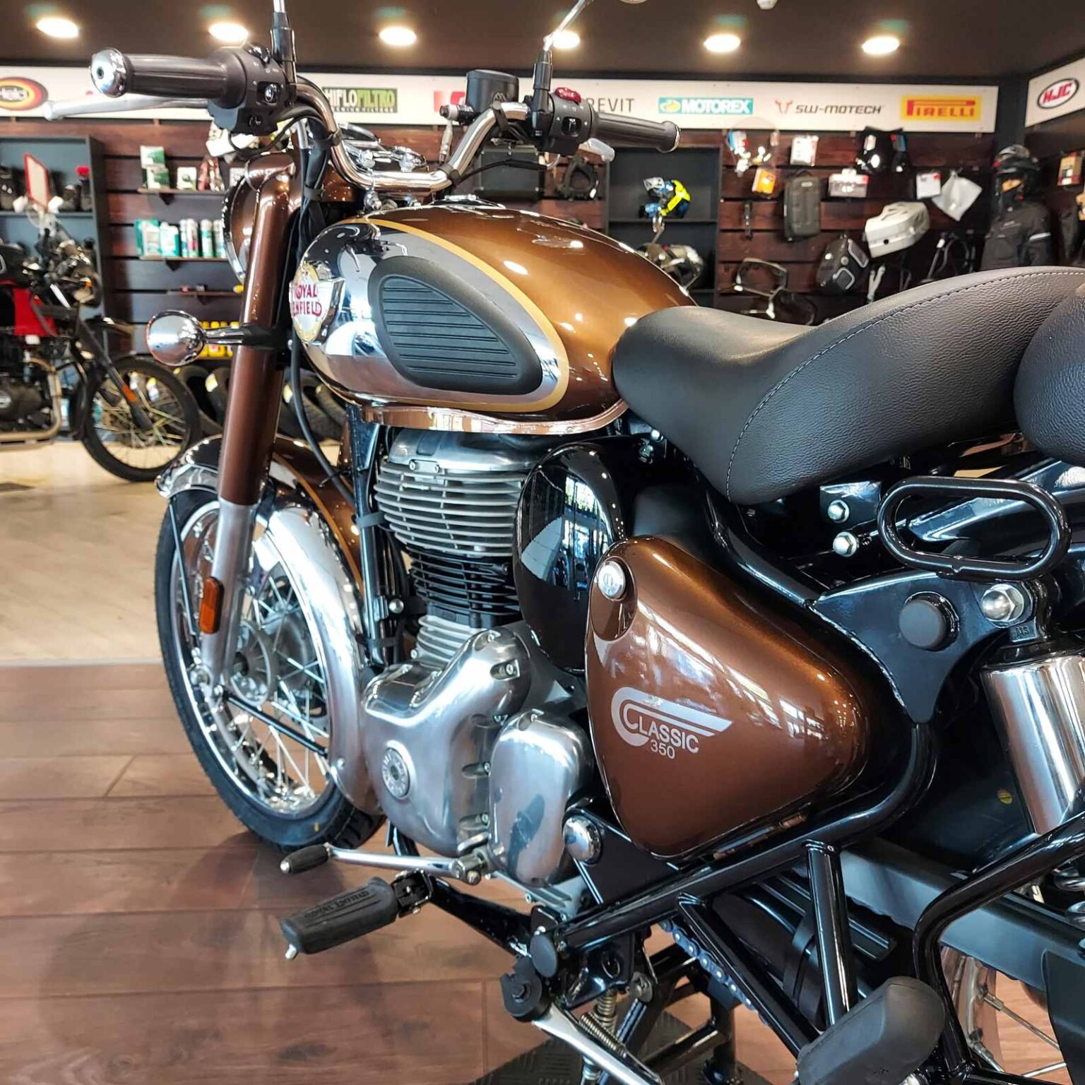 Royal Enfield Classic 350 Chrome Bronze Tago Moto Center